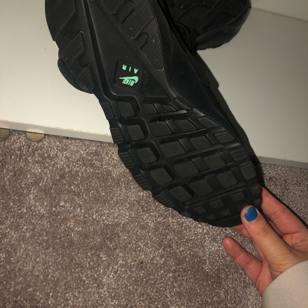 Nike - Picture 2 of 2